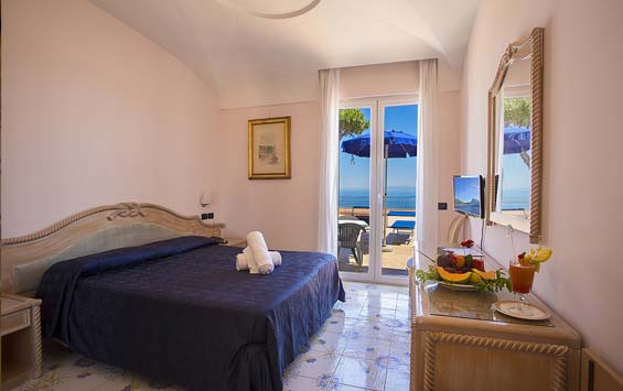 Last Minute Ischia: Pacchetti Relax a Casamicciola Terme con Massaggi e Cure Termali